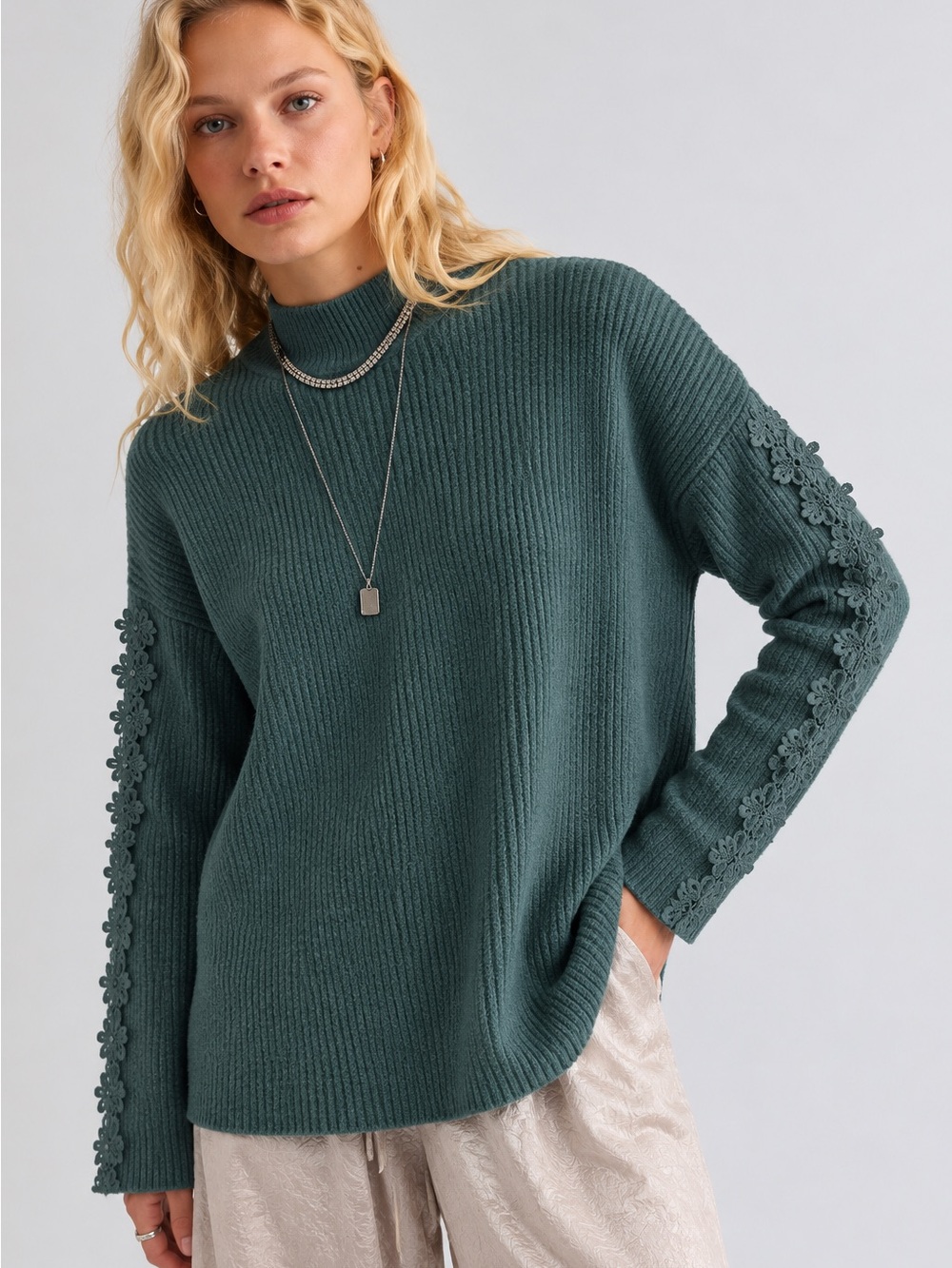 440. Como Blu Crewneck Sweater Size XL